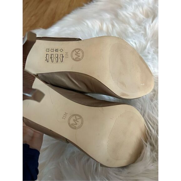 Michael Kors nude heels size 11M with stretchy back part  3.5 inch heel - Picture 6 of 7